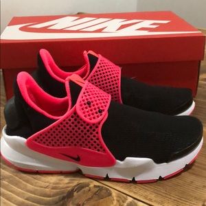 Nike Sock Dart (GS) Women’s 6.5 Black & Pink
